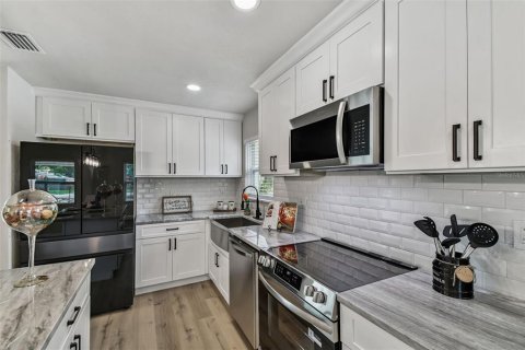 Купить виллу или дом в Тампа, Флорида 5 комнат, 106.19м2, № 1911204 - фото 16