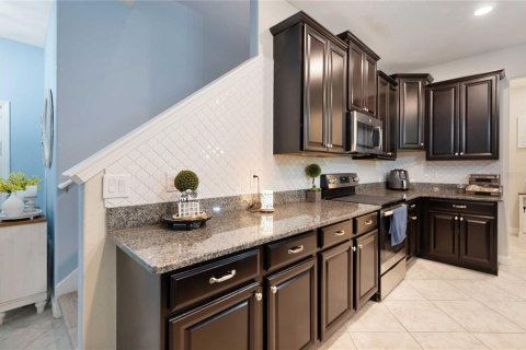 Townhouse in Lutz, Florida 3 bedrooms, 213.95 sq.m. № 1855572 - photo 14