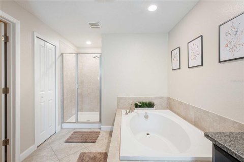 Townhouse in Lutz, Florida 3 bedrooms, 213.95 sq.m. № 1855572 - photo 28