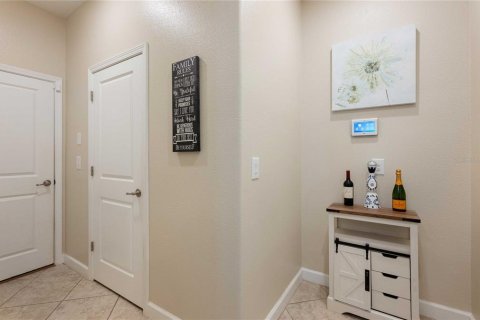 Townhouse in Lutz, Florida 3 bedrooms, 213.95 sq.m. № 1855572 - photo 21