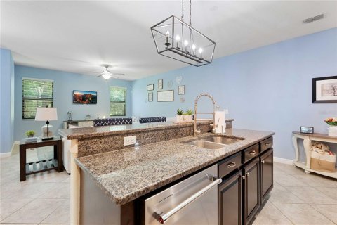 Townhouse in Lutz, Florida 3 bedrooms, 213.95 sq.m. № 1855572 - photo 12