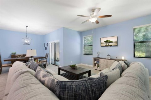 Townhouse in Lutz, Florida 3 bedrooms, 213.95 sq.m. № 1855572 - photo 7