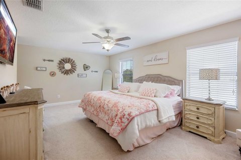 Townhouse in Lutz, Florida 3 bedrooms, 213.95 sq.m. № 1855572 - photo 22