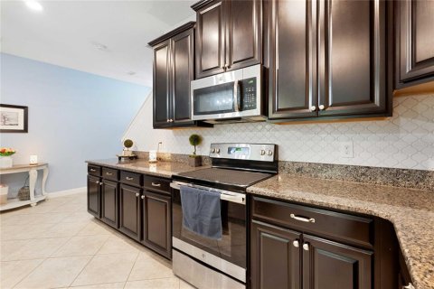 Townhouse in Lutz, Florida 3 bedrooms, 213.95 sq.m. № 1855572 - photo 10