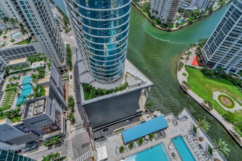 Condo in Miami, Florida, 2 bedrooms  № 2059853 - photo 11