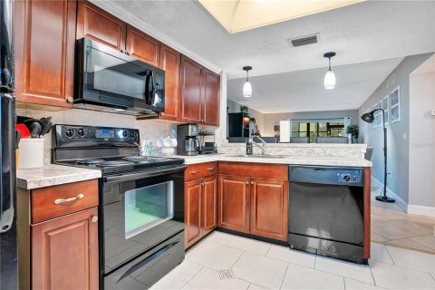 Copropriété à louer à Oldsmar, Floride: 2 chambres, 97.92 m2 № 2429374 - photo 13