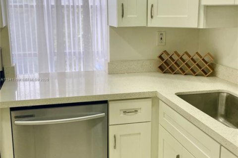 Снять в аренду кондоминиум в Санни-Айлс-Бич, Флорида 1 спальня, 57.6м2, № 1998710 - фото 6