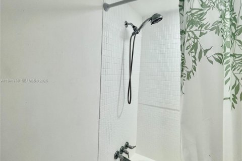 Снять в аренду кондоминиум в Санни-Айлс-Бич, Флорида 1 спальня, 57.6м2, № 1998710 - фото 8