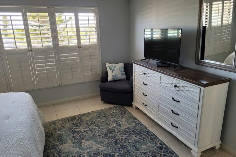 Condo in Sarasota, Florida, 2 bedrooms  № 625219 - photo 23
