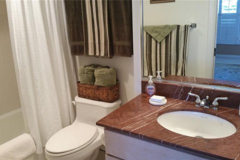 Condo in Sarasota, Florida, 2 bedrooms  № 625219 - photo 25
