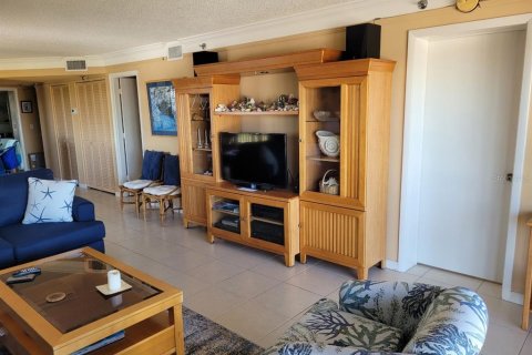Condo in Sarasota, Florida, 2 bedrooms  № 625219 - photo 18