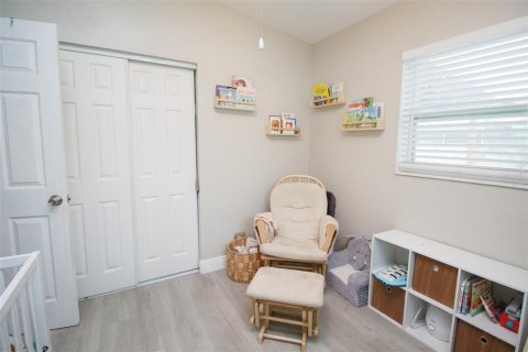 House in Pinellas Park, Florida 3 bedrooms, 95.69 sq.m. № 1687363 - photo 13