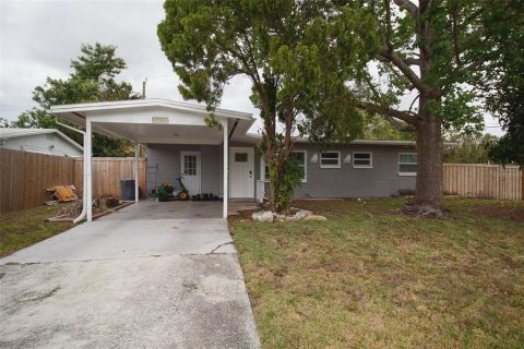 House in Pinellas Park, Florida 3 bedrooms, 95.69 sq.m. № 1687363 - photo 2