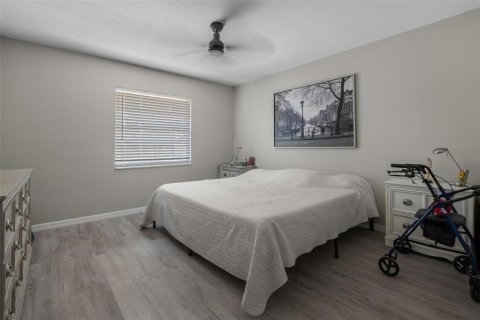 Duplex in Winter Haven, Florida 4 bedrooms, 174.47 sq.m. № 1679411 - photo 4