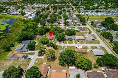 Duplex in Winter Haven, Florida 4 bedrooms, 174.47 sq.m. № 1679411 - photo 26