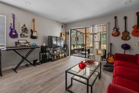 Duplex in Winter Haven, Florida 4 bedrooms, 174.47 sq.m. № 1679411 - photo 12