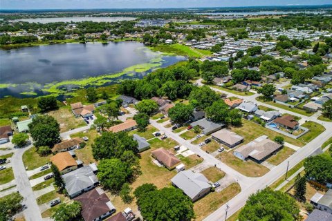 Duplex in Winter Haven, Florida 4 bedrooms, 174.47 sq.m. № 1679411 - photo 23