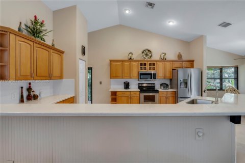 House in Davie, Florida 4 bedrooms, 234.58 sq.m. № 1834086 - photo 17