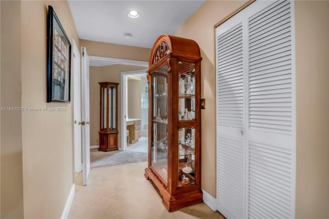 House in Davie, Florida 4 bedrooms, 234.58 sq.m. № 1834086 - photo 13