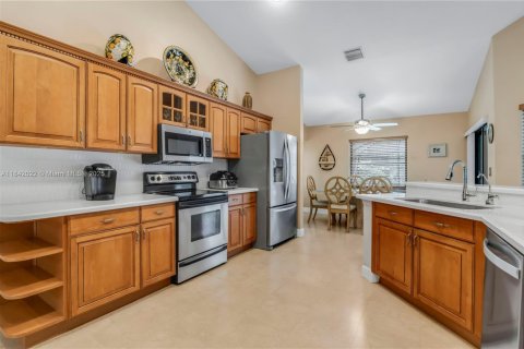 House in Davie, Florida 4 bedrooms, 234.58 sq.m. № 1834086 - photo 27
