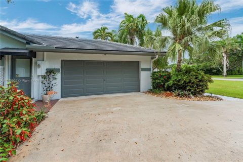 House in Davie, Florida 4 bedrooms, 234.58 sq.m. № 1834086 - photo 7