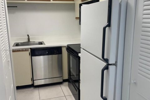 Copropriété à louer à Miami, Floride: 2 chambres, 97.08 m2 № 1956279 - photo 9