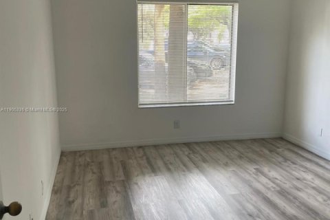 Copropriété à louer à Miami, Floride: 2 chambres, 97.08 m2 № 1956279 - photo 10