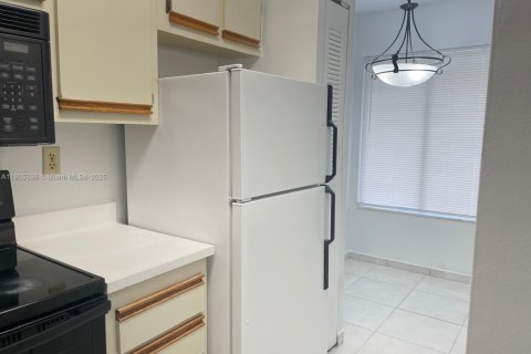 Copropriété à louer à Miami, Floride: 2 chambres, 97.08 m2 № 1956279 - photo 5