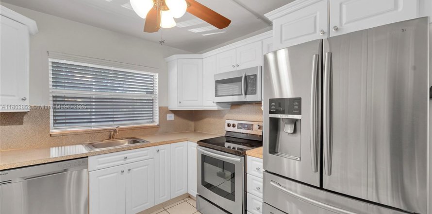 Condo in Sunrise, Florida, 2 bedrooms  № 1728974