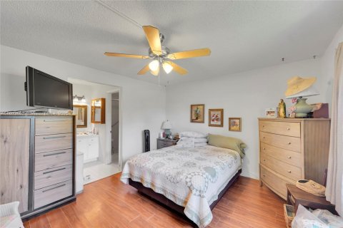 Condo in Sunrise, Florida, 2 bedrooms  № 1728974 - photo 9