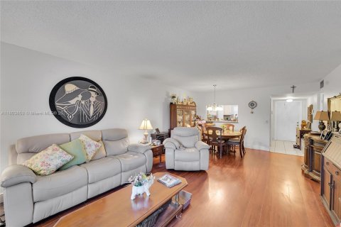 Condo in Sunrise, Florida, 2 bedrooms  № 1728974 - photo 8
