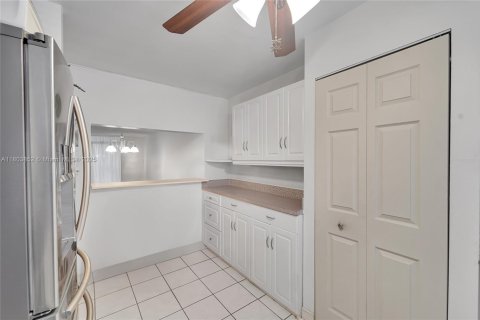 Condo in Sunrise, Florida, 2 bedrooms  № 1728974 - photo 6
