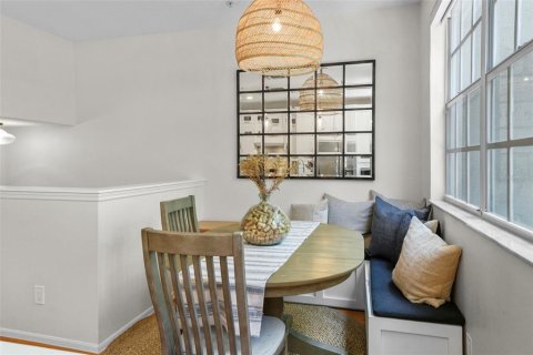 Touwnhouse à vendre à Tampa, Floride: 2 chambres, 148.46 m2 № 1903784 - photo 8