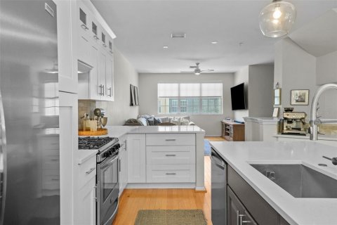 Touwnhouse à vendre à Tampa, Floride: 2 chambres, 148.46 m2 № 1903784 - photo 11