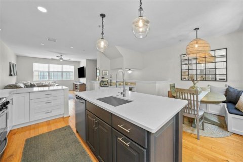 Touwnhouse à vendre à Tampa, Floride: 2 chambres, 148.46 m2 № 1903784 - photo 10