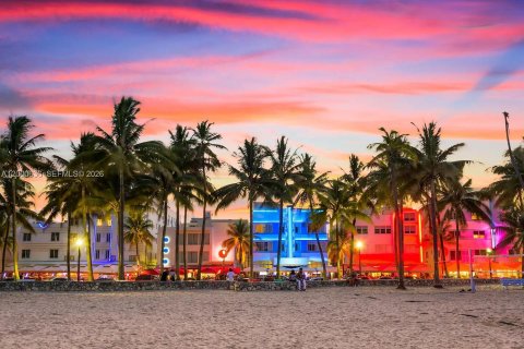 Condo in Miami Beach, Florida, 1 bedroom № 2281489 - photo 15