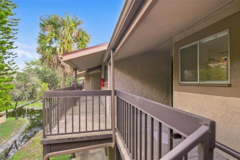 Condo in Tampa, Florida, 2 bedrooms  № 2383357 - photo 10
