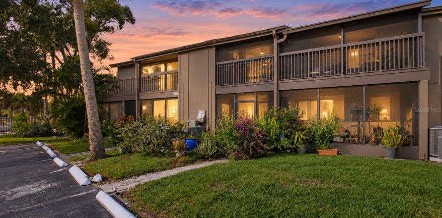 Condo in Tampa, Florida, 2 bedrooms  № 2383357