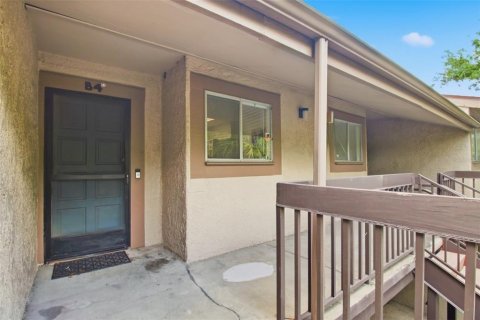 Condo in Tampa, Florida, 2 bedrooms  № 2383357 - photo 9
