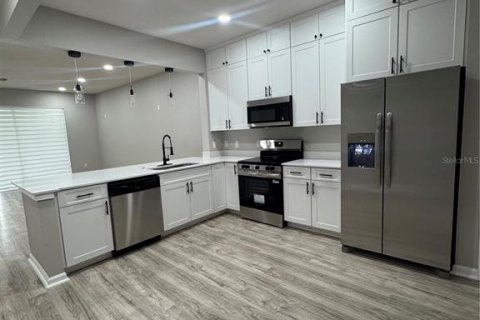 Townhouse in Riverview, Florida 3 bedrooms, 152.73 sq.m. № 1909770 - photo 4