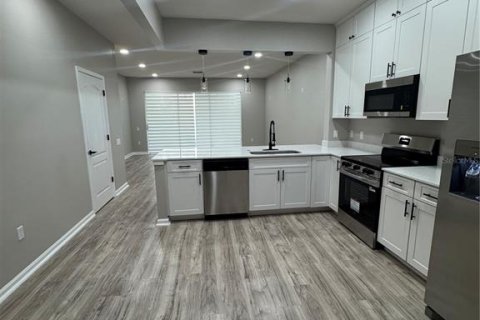 Townhouse in Riverview, Florida 3 bedrooms, 152.73 sq.m. № 1909770 - photo 6