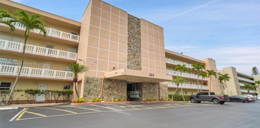 Condominio en Dania Beach, Florida, 2 dormitorios  № 1775235