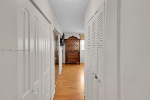 Condominio en venta en Dania Beach, Florida, 2 dormitorios, 106.28 m2 № 1775235 - foto 12