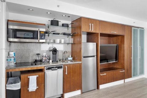 Condo in Miami Beach, Florida № 1960731 - photo 10