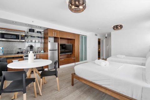 Condo in Miami Beach, Florida № 1960731 - photo 9