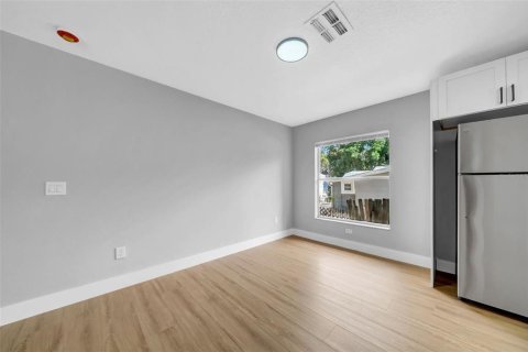 House in Tampa, Florida 3 bedrooms, 111.48 sq.m. № 1744437 - photo 12