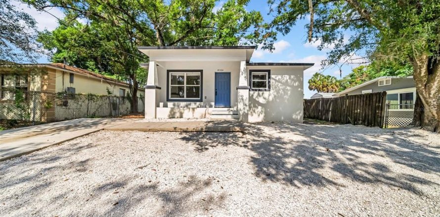 House in Tampa, Florida 3 bedrooms, 111.48 sq.m. № 1744437