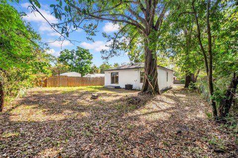 House in Tampa, Florida 3 bedrooms, 111.48 sq.m. № 1744437 - photo 22