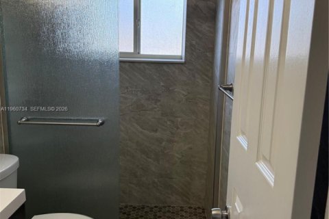 Villa ou maison à louer à West Palm Beach, Floride: 3 chambres, 275.73 m2 № 2023514 - photo 4