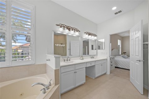 House in Windermere, Florida 4 bedrooms, 199.28 sq.m. № 1813256 - photo 2